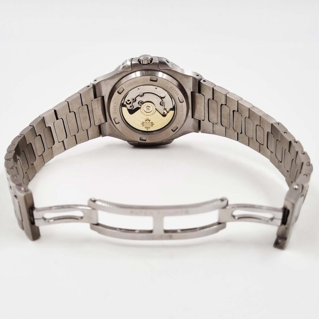 Patek Philippe Nautilus Silver Black Sertie