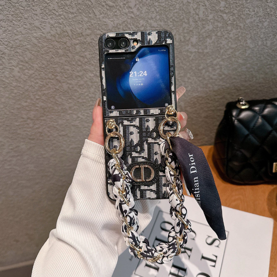 Luxury Chain Strap Pattern Case